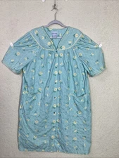 VTG 2X Smart Time Blue & White Daisy House Dress, Robe, Pearl Snaps Pockets EUC