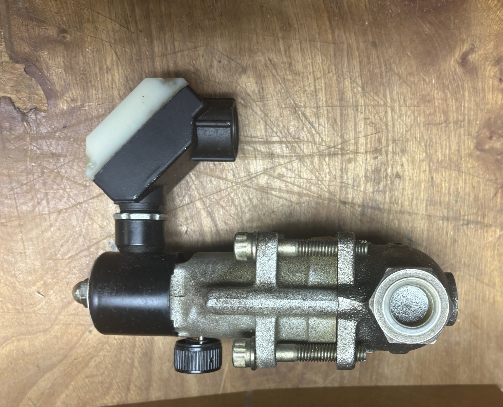 CKD CVS-15A-2B3-B-L NEW-NO BOX SOLENOID VALVE 24V CVS15A2B3BL (D10/1)