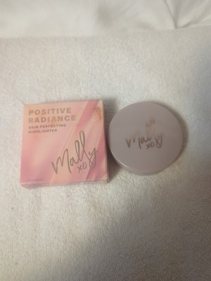 Mally Positive Radiance Skin Perfecting Highlighter, Sparkling Champane 0.16 Oz 