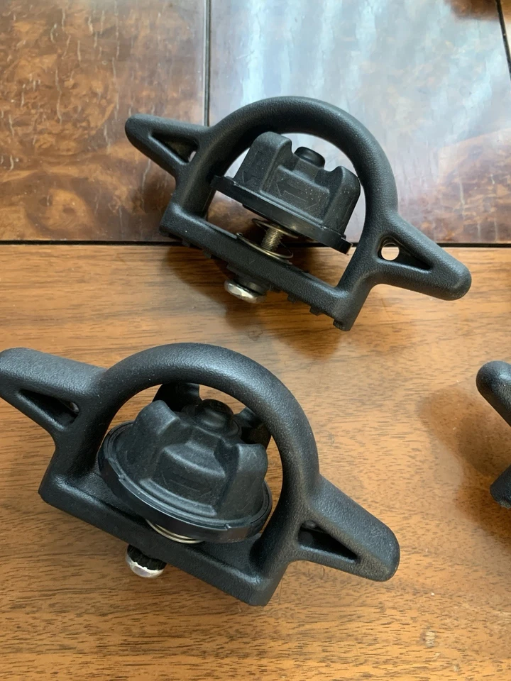 05-2025 OEM TOYOTA TACOMA riel de cama tacoma tacos de amarre caja abierta Foto 3 de 4