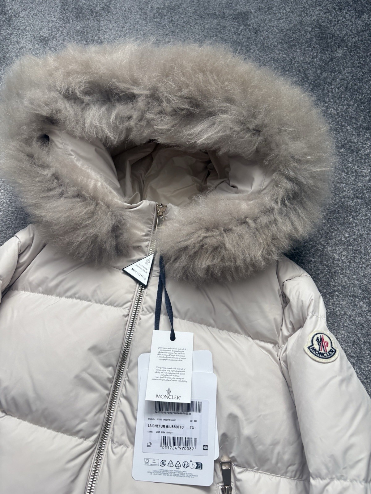 Moncler Laichefur Hooded Shearling-Trimmed Short Down Jacket RRP £1,920 image 5