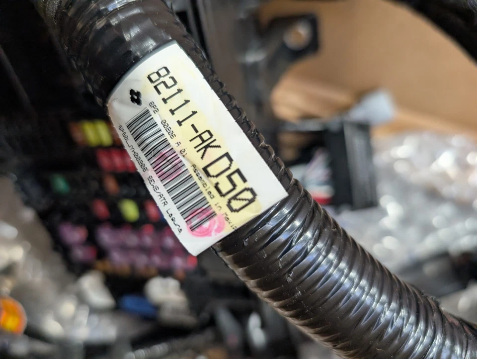 Arnés de cables híbrido para sala de motores Toyota Tacoma 24-25 (82111-AKD50) Foto 4 de 4