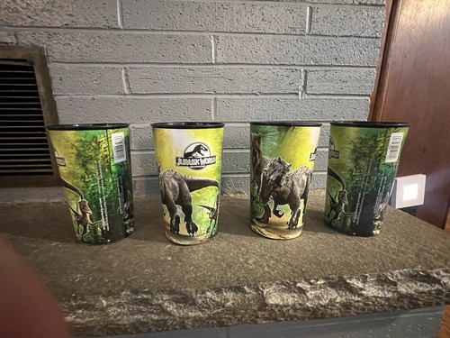 Jurassic World 16 oz. Short Plastic Set Of 4 Cup - 2015 Movie Release Dinosaurs - Picture 2 of 5