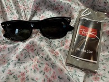 Ray-Ban New Wayfarer Polished Black/G15 Green 52 mm Sunglasses RB2132 901 58-18