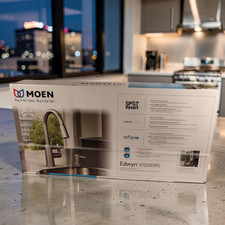 NEW Moen Edwyn 87028SRS Kitchen Faucet Pull Down Spot Resist Stainless