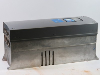 Danfoss Vacon Frequency Converter 3Ph 525-690VAC 50/60Hz 18A Input USED