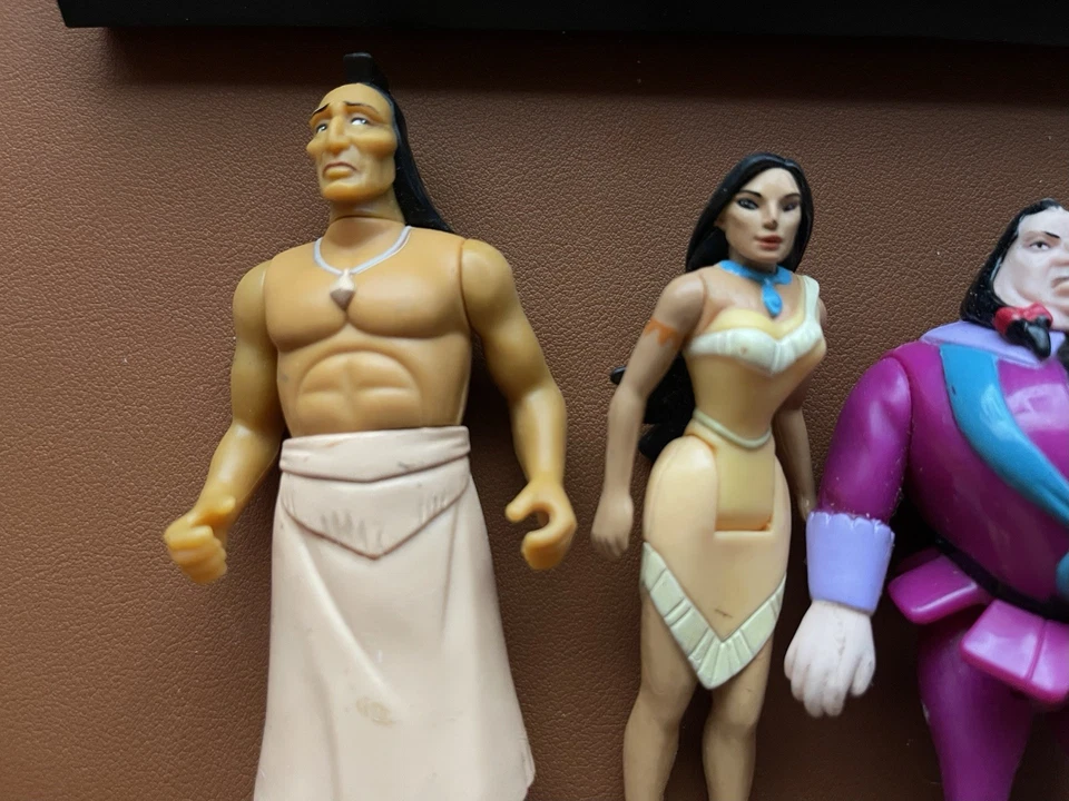 Lote de juguetes vintage 1995 Mattel Disney Pocahontas Foto 2 de 4