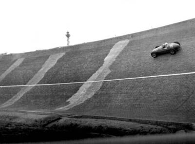 Fred Wacker Gordini On The North Wall Banking Old Motor Racing Photo