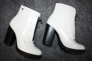 simply vera vera wang grouse women's high heel ankle boots