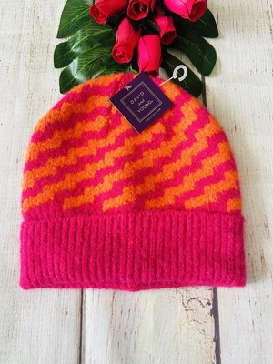 David and Young Women s Pink Orange Geometric Zigzag Print Cuffed Beanie Hat OS