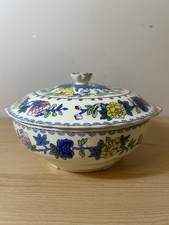 a vintage Mason's Ironstone vegetable tureen with lid in the Regency pattern.
