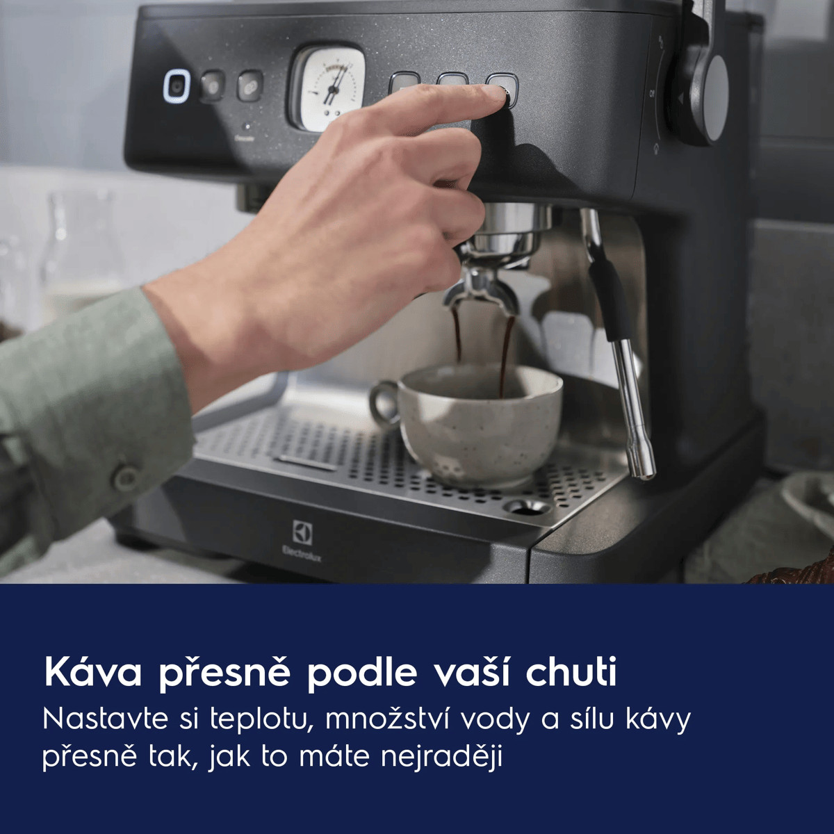 Electrolux Macchina per Caffè Espresso Grind & Brew Serie 800 Matt Black E8EC1-8 foto 2