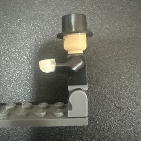 Lego The Penguin 76010 Fur Collar Batman II Super Heroes Minifigure
