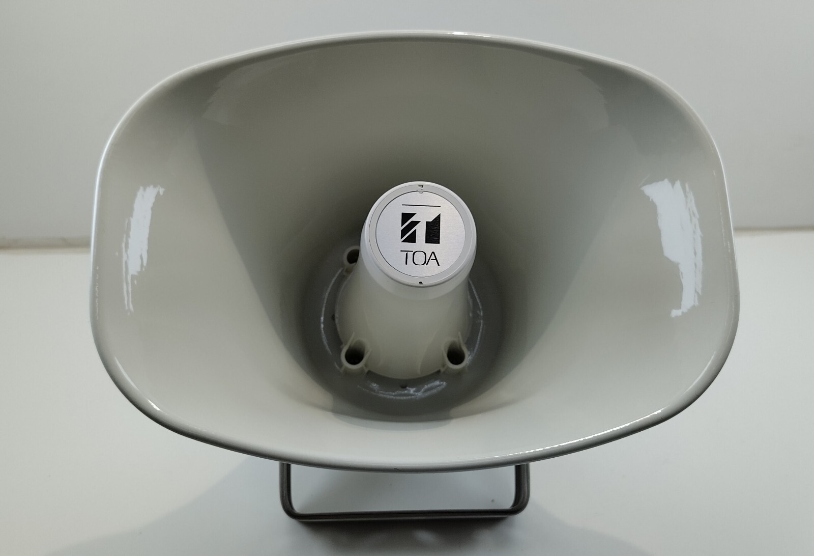 TOA SC-630M- EU 30W PagingWhite  Horn Speaker 250Hz-10kHz