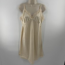 Vintage Vanity Fair Champagne Lace Full Slip Antron Nylon Size 40 Small USA F1 