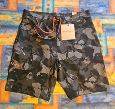 Simms Seamount Board Shorts Regiment Camo Carbon Mens Size 34Wx9L Pocket