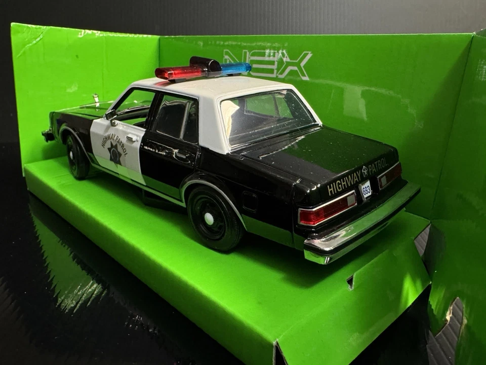 1986 Dodge Diplomat CHP California Highway Patrol 1/24 Motormax 76466 - Image 2 of 4