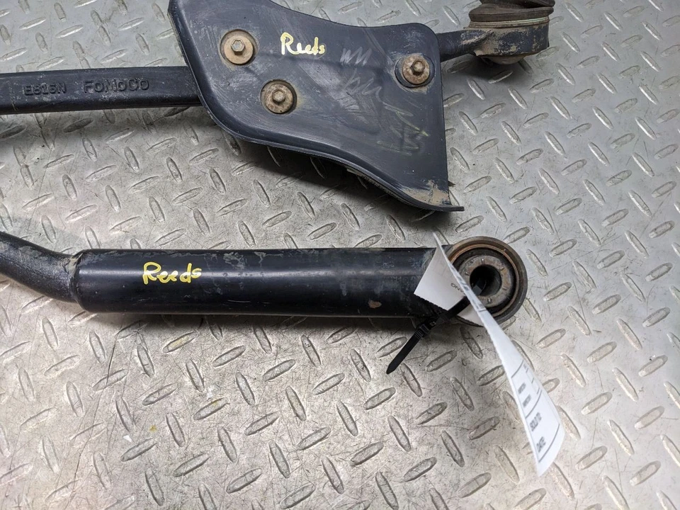 Braços de controle inferiores dianteiros para passageiros Ford Mustang Shelby GT 2015-2020 1180171 - Imagem 4 de 4