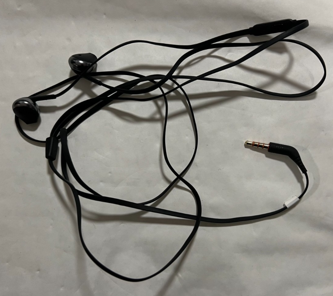 JBL Tune 205 Pure Bass Sound In-ear Headphones Black USED/Earphones only