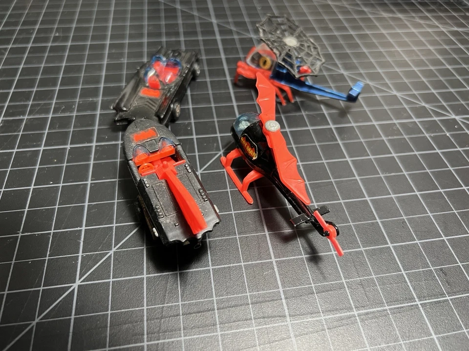 Make Offer! Corgi Junior Batmobile Batboat & TRAILER Batcopter, Spiderman Copter - Image 3 of 4