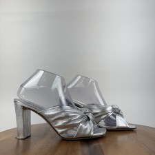 Sandalias de mula Jimmy Choo Avenue 85 plateadas con nudo de cuero talla 38 usadas en excelente estado