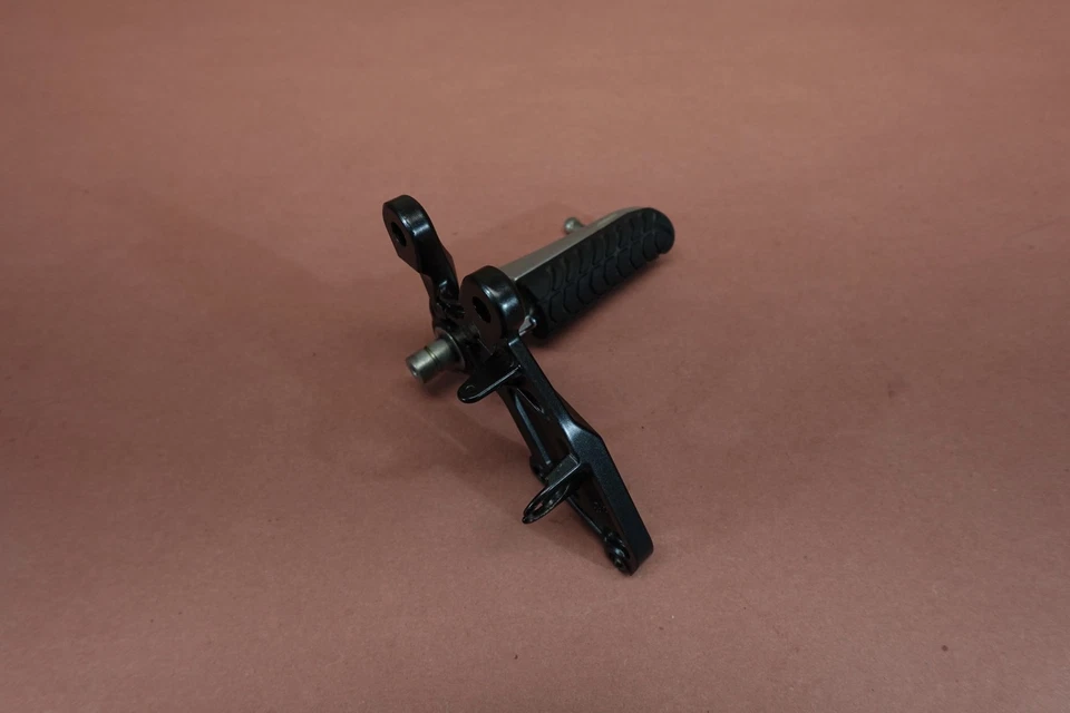 Clavija de pie delantera derecha Kawasaki Ninja ZX1400 ZX14R 2006-2011 Foto 3 de 4