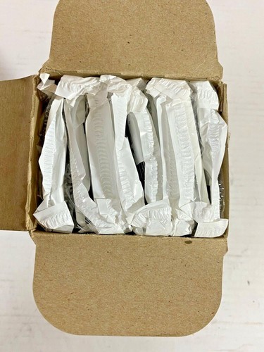 9 Pack Leviton Preferred Unbreakable Nylon Wallplates M56-PJ8-TM White(B) - Picture 3 of 4