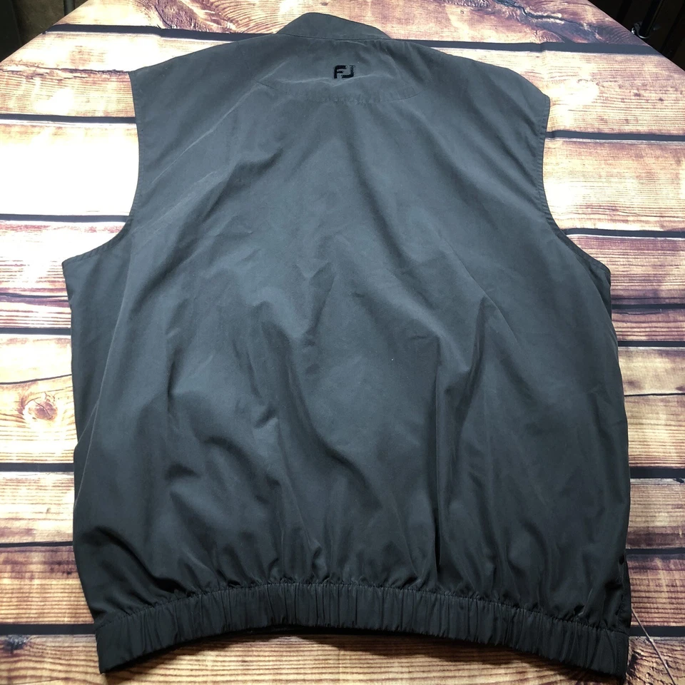 Footjoy Vest Mens L Black 1/4 zip Pullover Golf Activewear Wind Harbor Cup Logo - Image 2 of 4