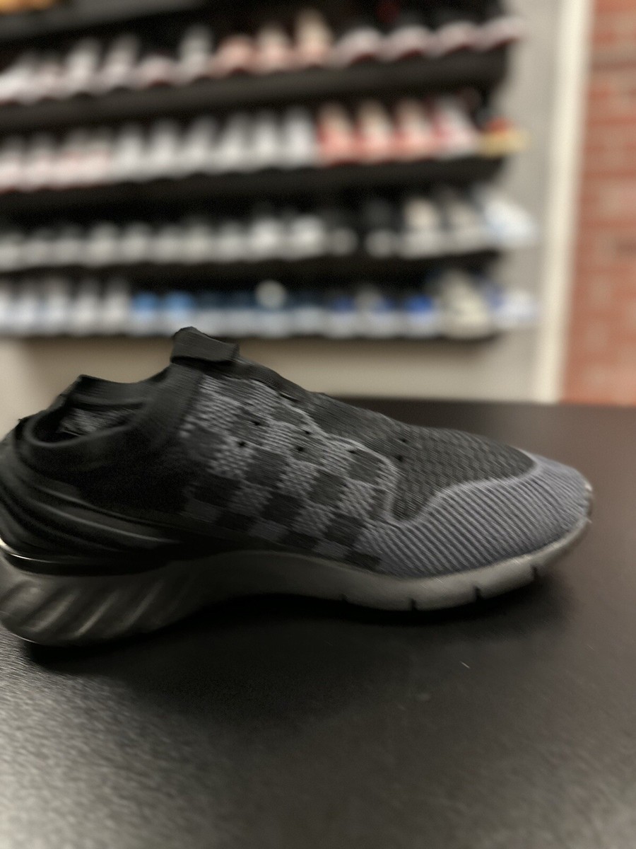 9LV/10US - Louis Vuitton Fast Lane Line Knit Sneakers Black