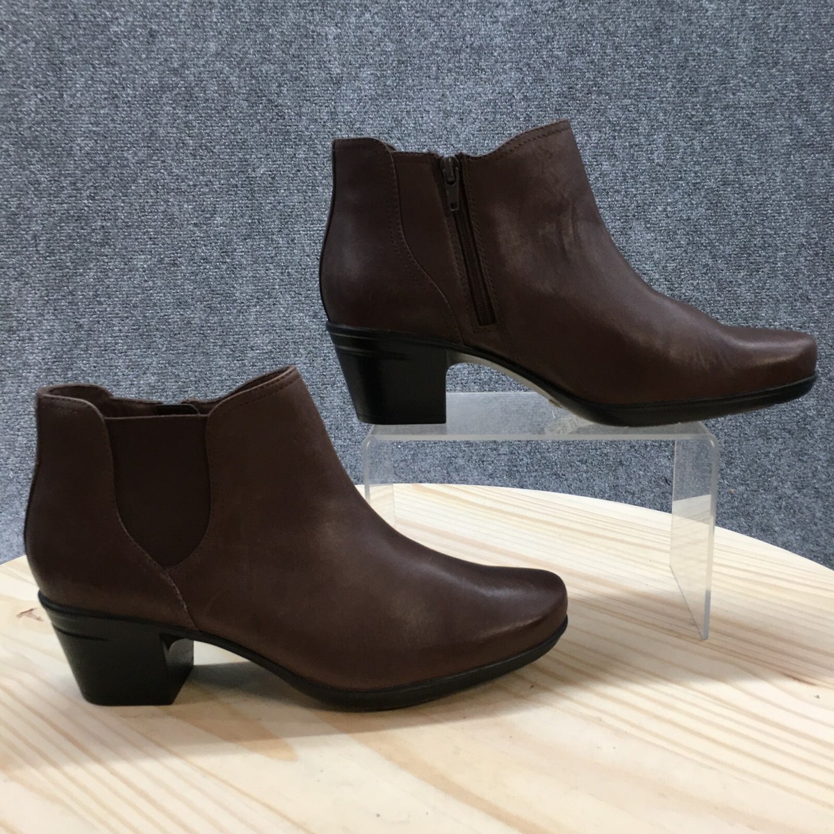 Clarks Boots Womens M Emslie Noreen Chelsea Brown Leather Block Heels  NEW