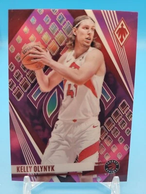 KELLY OLYNYK - 2023-24 Panini Phoenix /175 Pink Refractor #124 - Toronto Raptors - Image 1 of 2