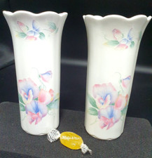 Paar Mayfair Vasen von Aynsley Fine Bone China mit Little Sweetheart Muster