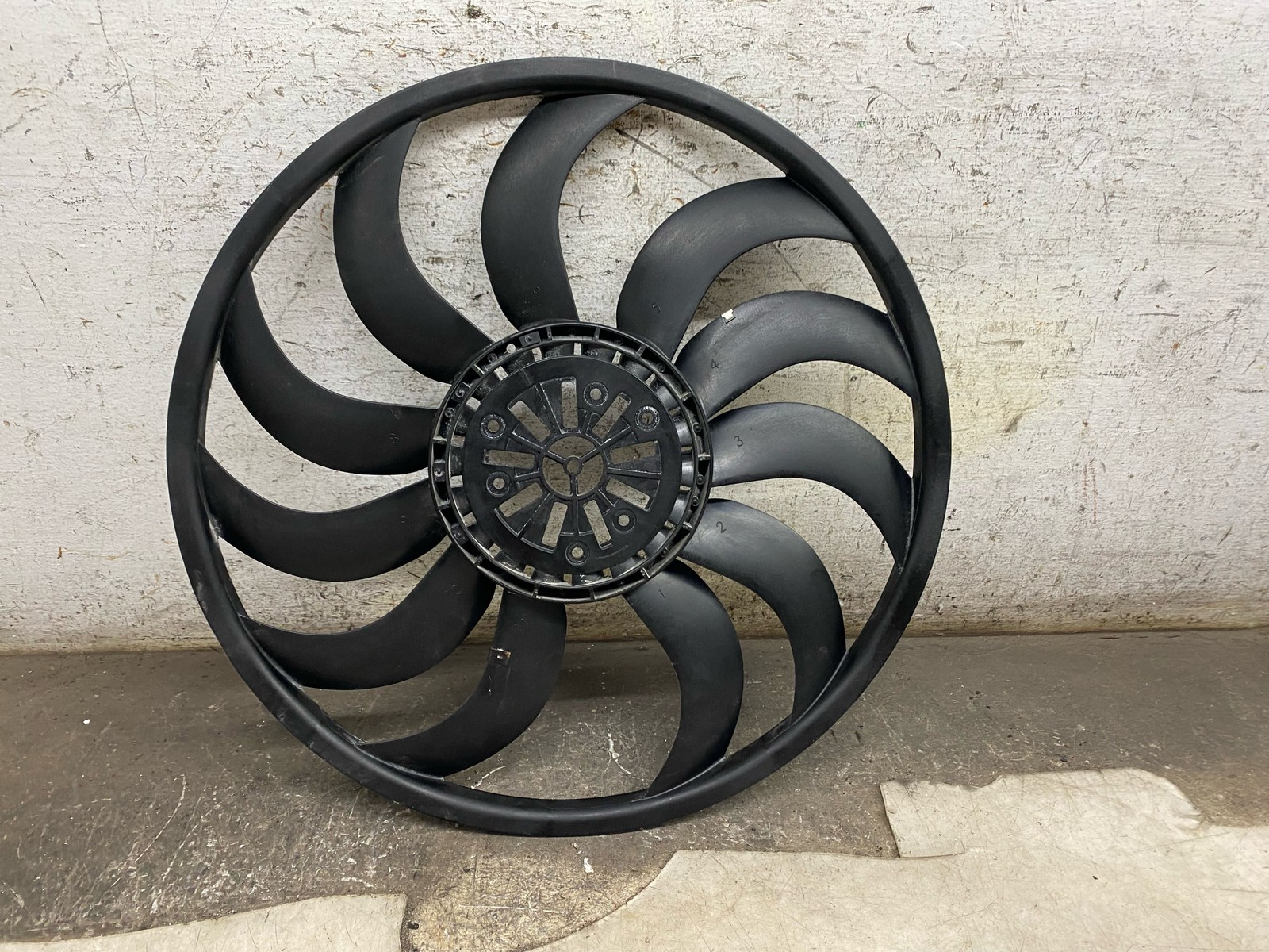 2020-2025 ASTON MARTIN DBX 4.0L RADIATOR ELECTRIC COOLING FAN BLADE ONLY OEM