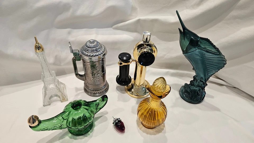 Lot of 12 Various Vintage Avon Perfume Bottles - Image 3 of 4