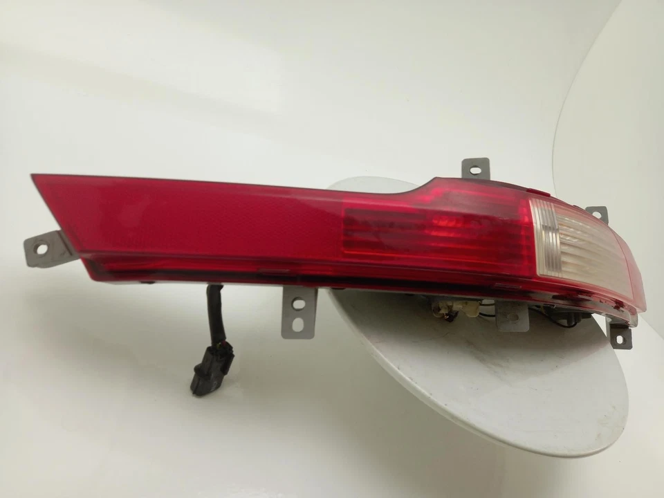 Luz trasera KIA SPORTAGE O/S 2010-2016 5 puertas Estate derecha Foto 2 de 4