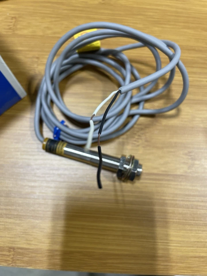 Brand New OMRON TL-XD2 / TLXD2 PROXIMITY SWITCH 8 To 40 UDC 2m - Image 4 of 4