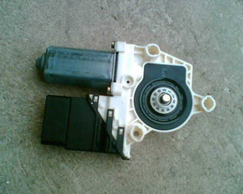 VW Golf 4 bj02 Fensterhebermotor Motor hinten rechts