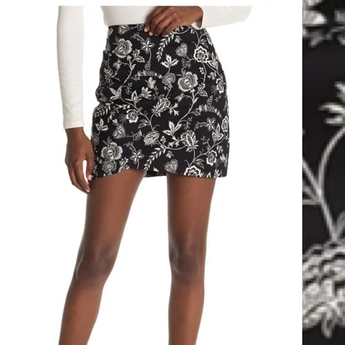 10 Crosby Black Floral Mini Skirt Size 