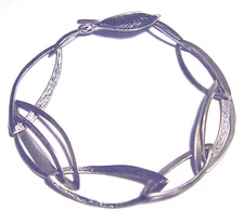 925 HAND WROUGHT Sterling MODERNIST Studio PIA Leaf CHAIN BRACELET England