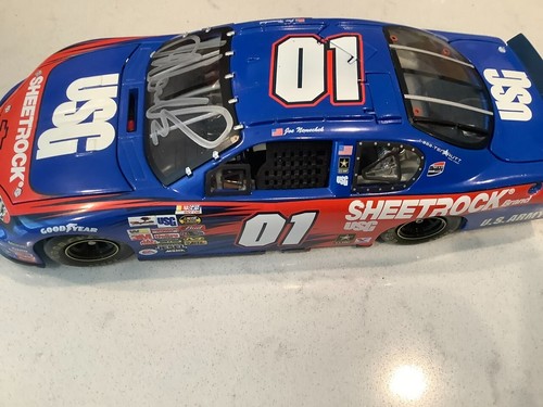 JOE NEMECHEK AUTOGRAPHED 2004 CHEVY MONTE CARLO USG SHEETROCK DIECAST & CARD - Picture 7 of 15