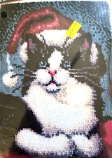 Christmas Latch Hook Kit Cat in Santa Hat 20 x 27" J&P Coats #88970 Sealed