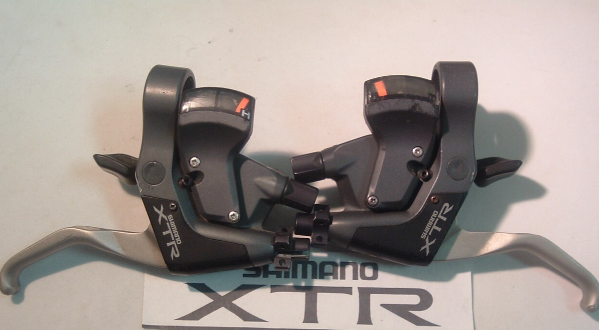 Shimano XTR 3x8-Spd ST-M950 Shifters/Brake Levers MTB- RF+