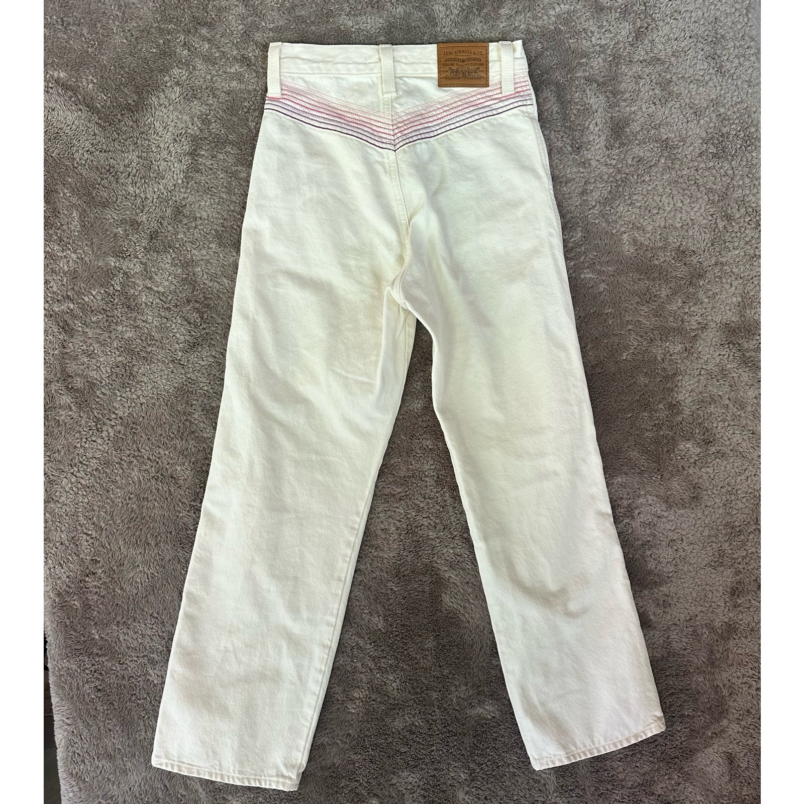 Levi's Ribcage Straight Ankle Jeans in Chasing Rainbows Ivory Off-White - Size 25, Style A0979