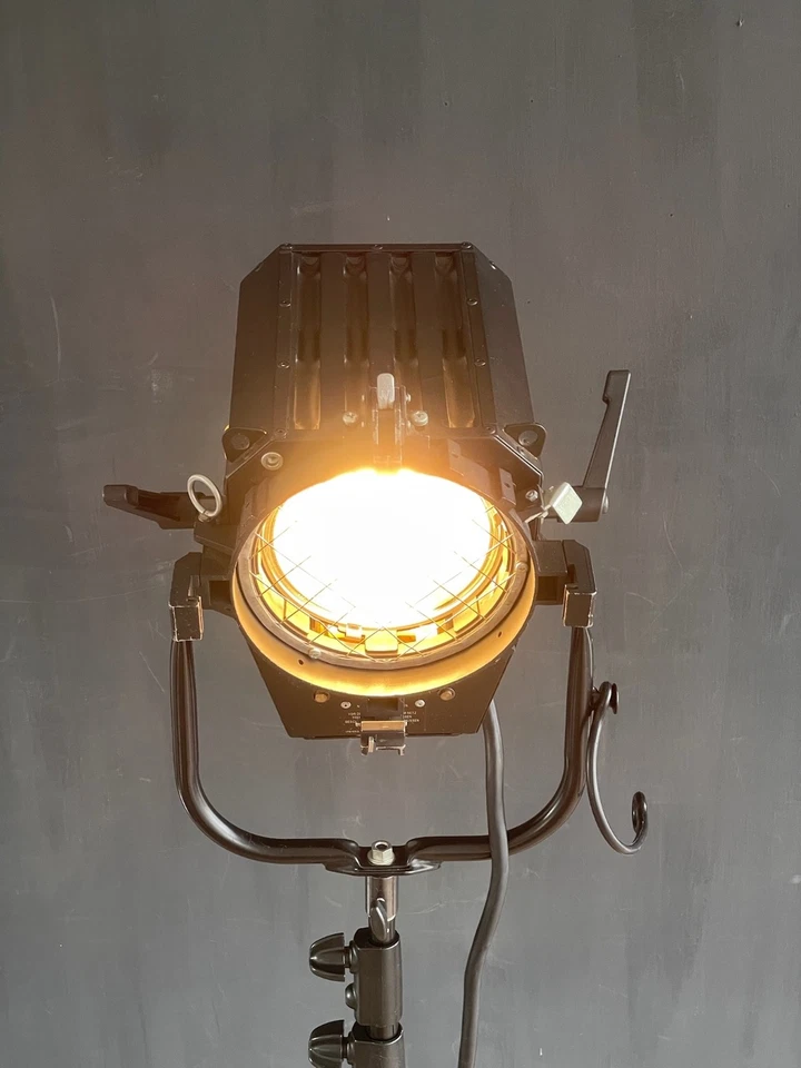 Bläsing-Studioblitz Fresnel-Spot Polaris MK2 - Bild 3 von 4