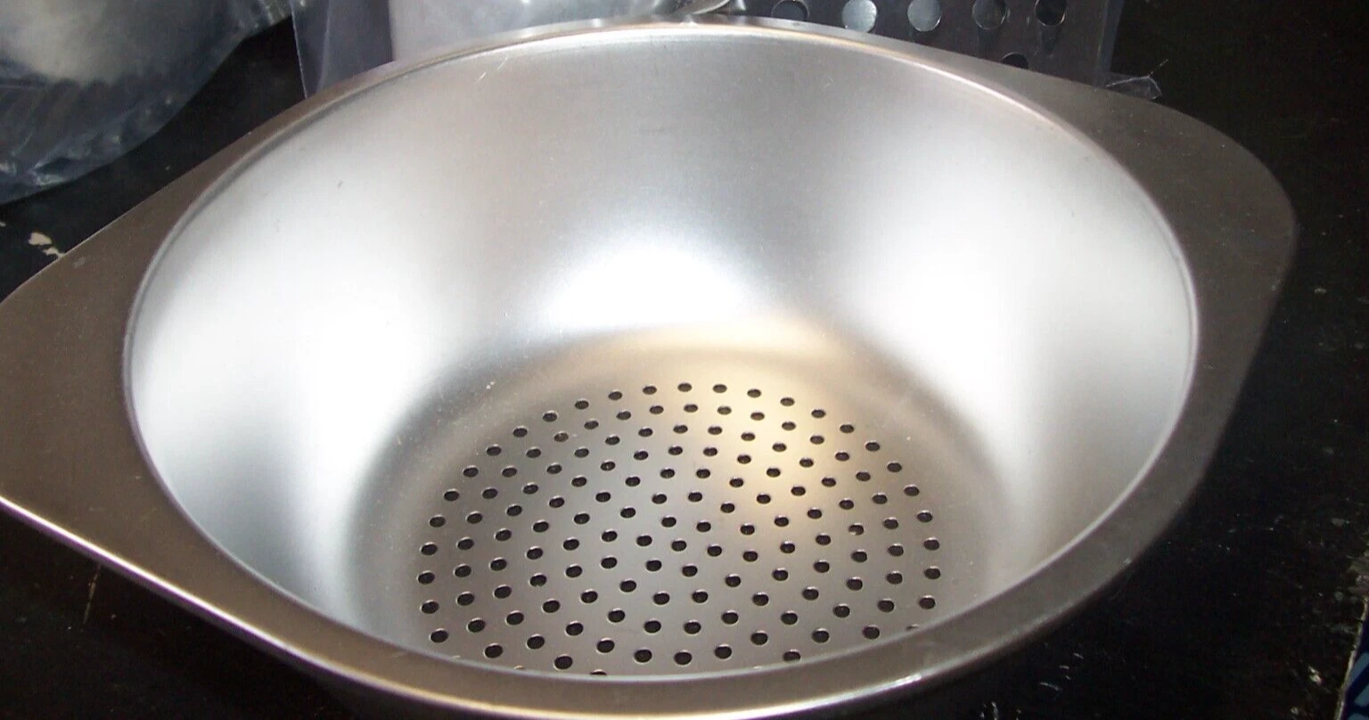 Stainless steel strainer basket with handles Good Quality No Dents 7.5”