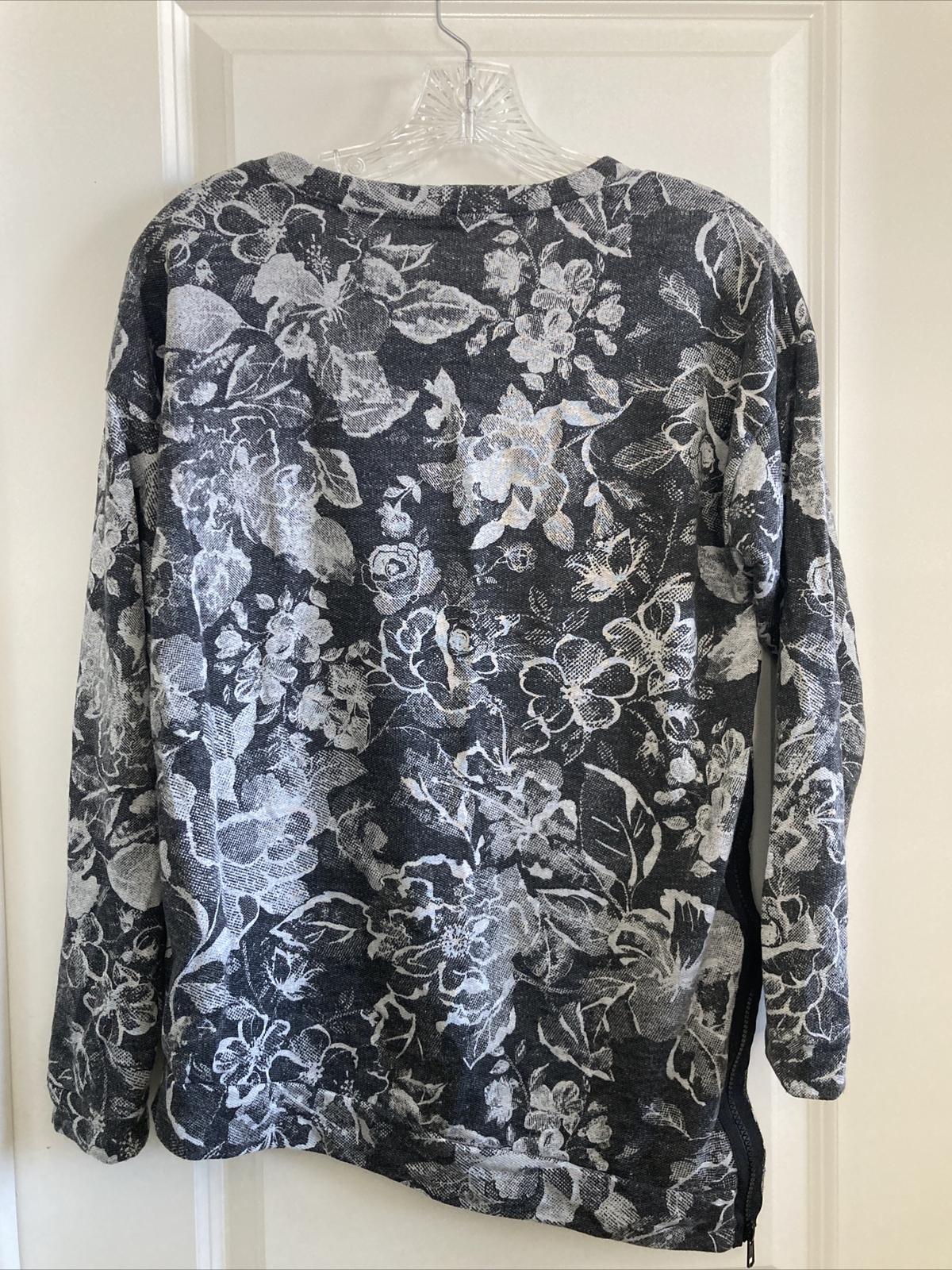 Painted Threads Womens Pullover Sweater Gray Flor… - image 2