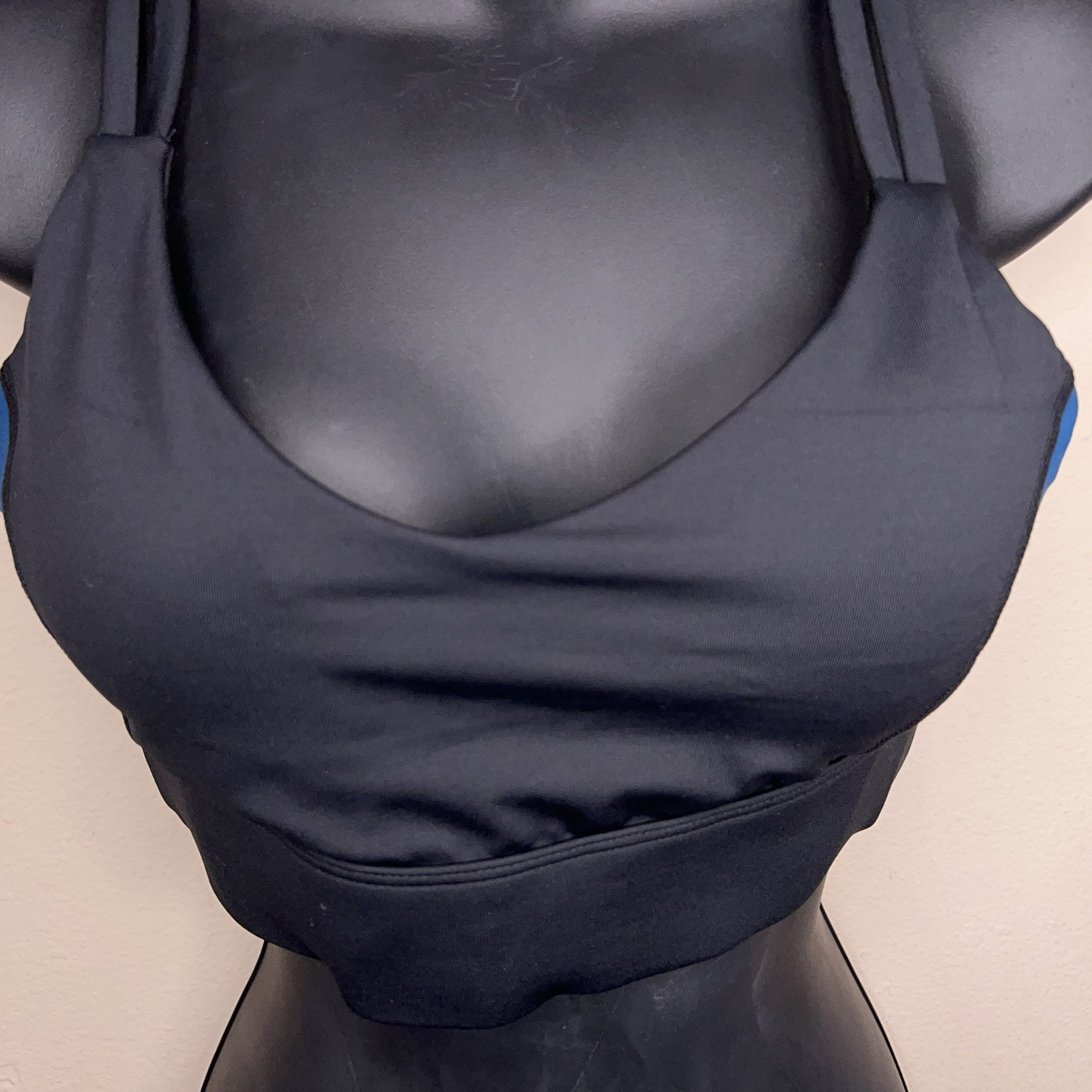 Medium Evree Barbella Sports Bra Black Teal Blue Accent Removable Cups