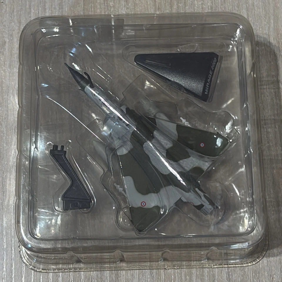 MIRAGE 2000 AEREO MODELLINO NEW IN BOX CON STAND SCALA 1:120 - Immagine 3 di 3
