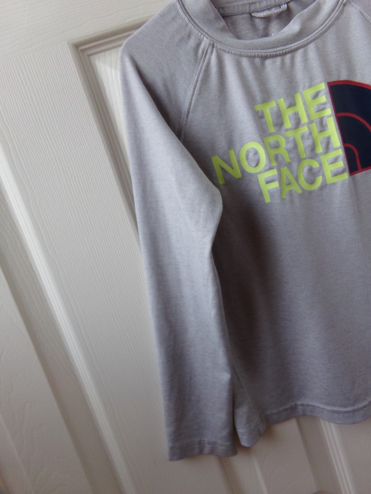 Size 6 NORTH FACE Shirt FLASH DRY Performance XS Boys Long Sleeve Gray Logo UPF thumbnail 13