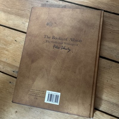 アート・デザイン・音楽 The Books of Albion by Peter Doherty The Books of Albion: The Collected Writings of Peter Doherty